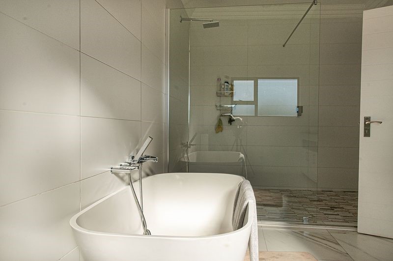 5 Bedroom Property for Sale in Safari Gardens North West